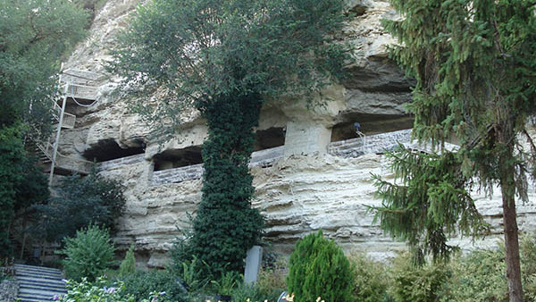 Аладжа манастир затворен за посетители до март